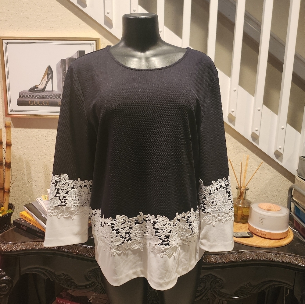 Karl Lagerfeld laced top size L